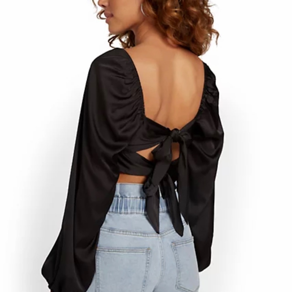 Satin V-front blouse distinctive and elegant. Size M